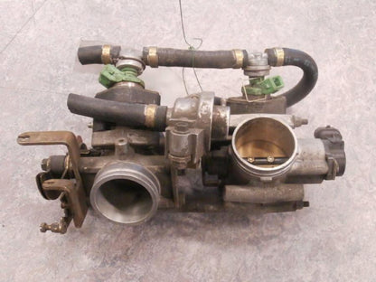 Baksidan på Spjällhus från en Ducati 75 Sport -2001 motorcykel.