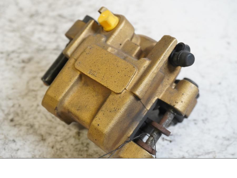 Baksidan på Bromsok från en Triumph Street Triple R -2009 motorcykel.