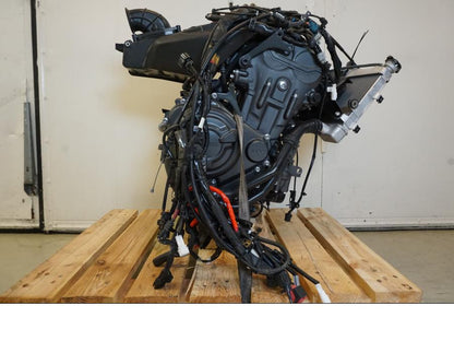 Framsidan på Motorpaket från en Yamaha YZF R7 -2022 motorcykel.