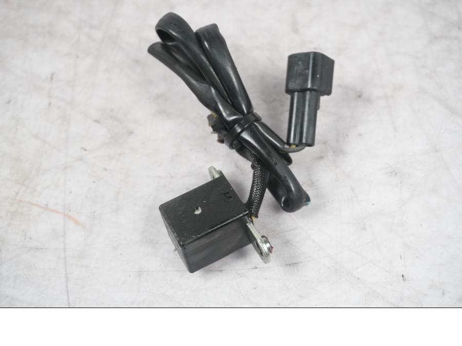 Baksidan på Tändpickup från en Kawasaki ZX-10R -2008 motorcykel.