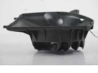 Snett uppifrån på Vattenkylfläkt från en KTM 1290 Super Duke R -2022 motorcykel.