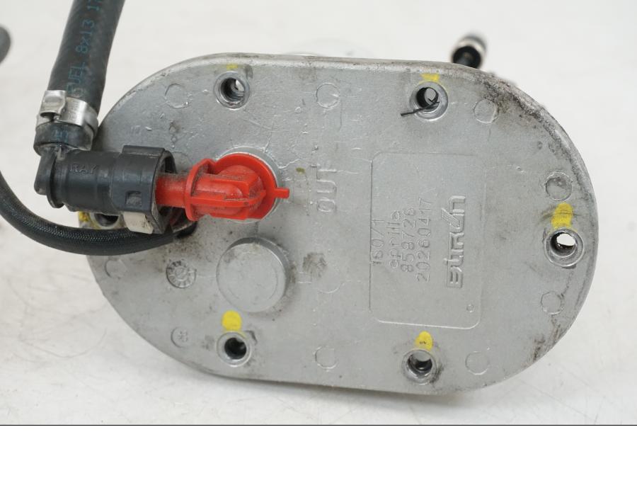 Extrabild1 på Bensinpump insprut från en Aprilia Tuono V4R -2011 motorcykel.