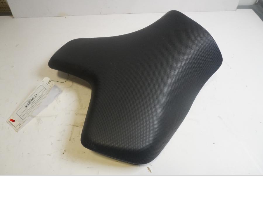 Baksidan på Sadel från en Kawasaki Z 1000 -2008 motorcykel.