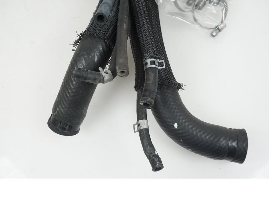 Höger sida på Vattenkyl Slang Set från en Suzuki GSX-R 1000 -2007 motorcykel.