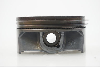 Höger sida på Kolv från en BMW F 850 GS -2019 motorcykel.