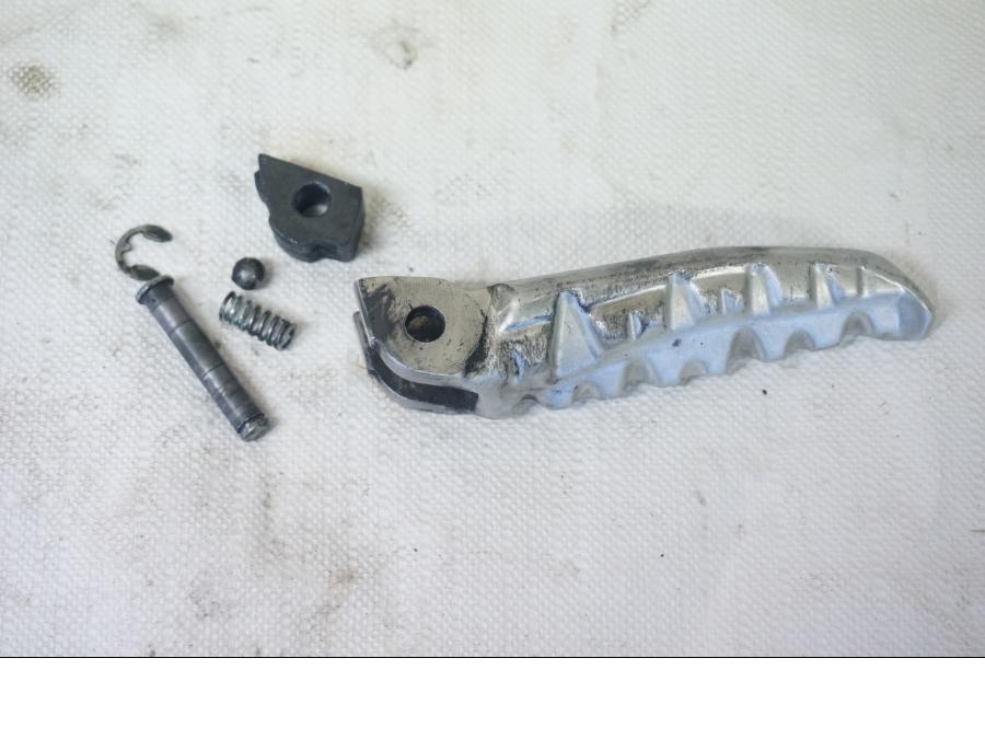 Framsidan på Fotpinne från en Ducati 899 Panigale -2015 motorcykel.