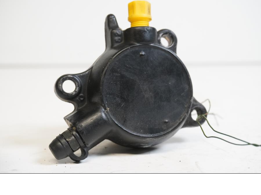 Framsidan på Kopplingslavcylinder från en Honda VTR 1000 F -1997 motorcykel.