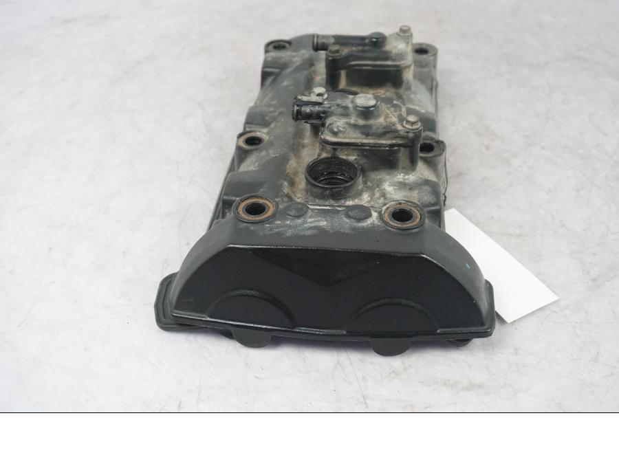 Höger sida på Ventilkåpa från en Triumph Tiger Explorer -2016 motorcykel.