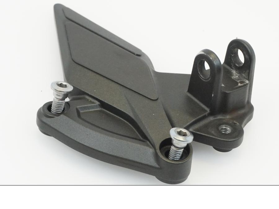 Höger sida på Fotpinnefäste från en Kawasaki Z 1000 -2014 motorcykel.