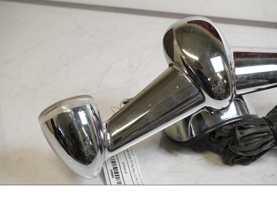 Höger sida på Blinkers från en Triumph Rocket III -2011 motorcykel.
