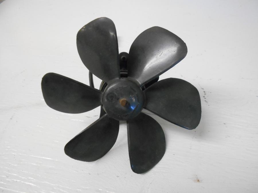 Framsidan på Vattenkylfläkt från en BMW K 1200 LT -2007 motorcykel.