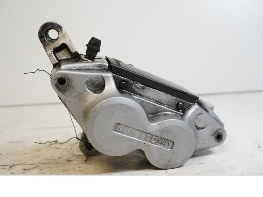 Framsidan på Bromsok från en Yamaha TDM 850 -1998 motorcykel.