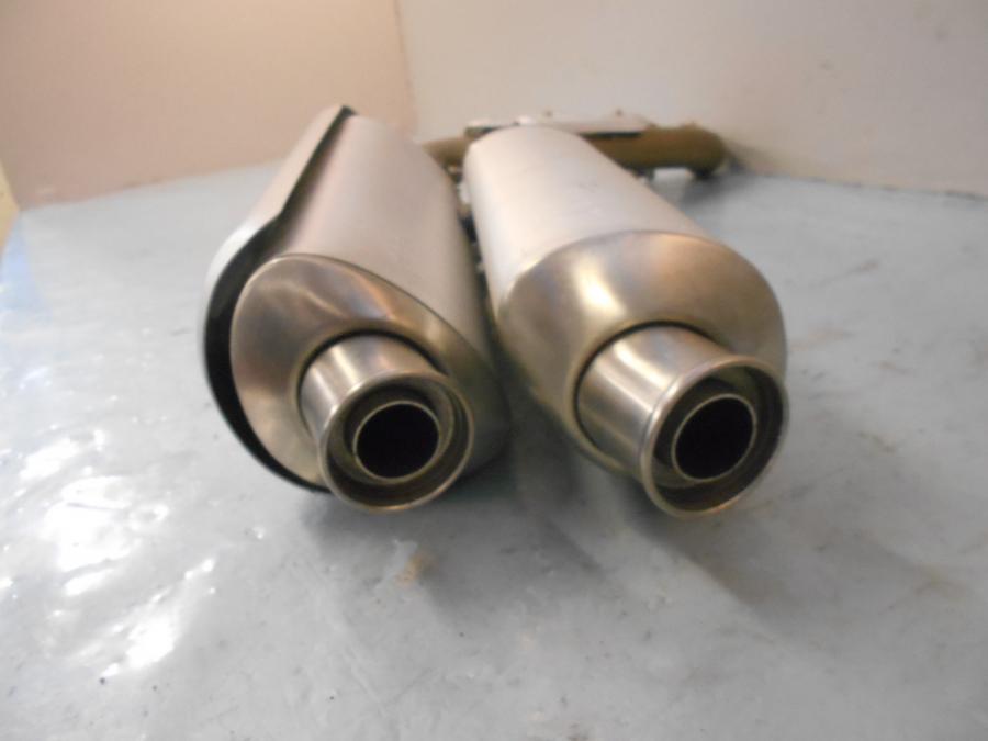 Vänster sida på Ljuddämpare från en Ducati Monster S4R 998 -2007 motorcykel.