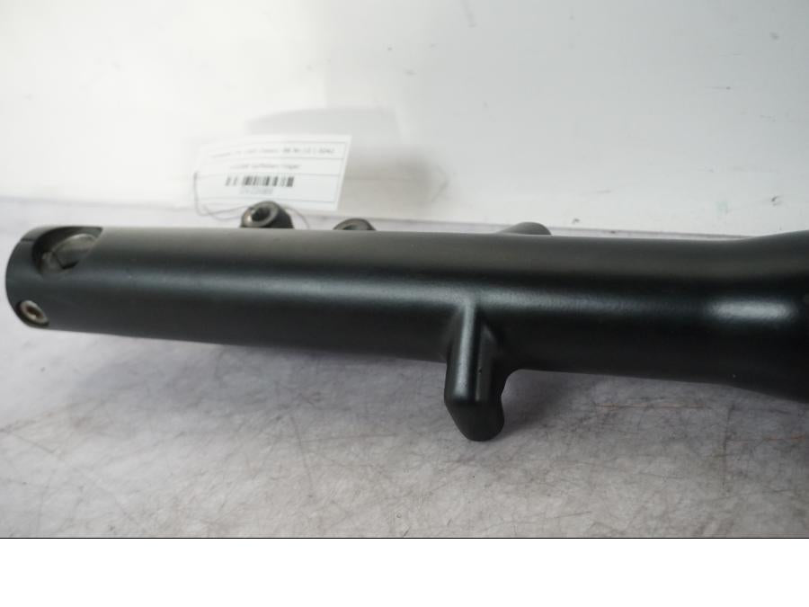 Höger sida på Gaffelben från en Kawasaki VN 1500 -1996 motorcykel.