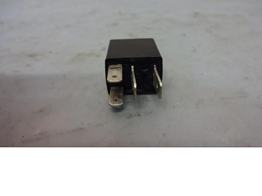 Baksidan på Relä från en Ducati ST2 -2001 motorcykel.