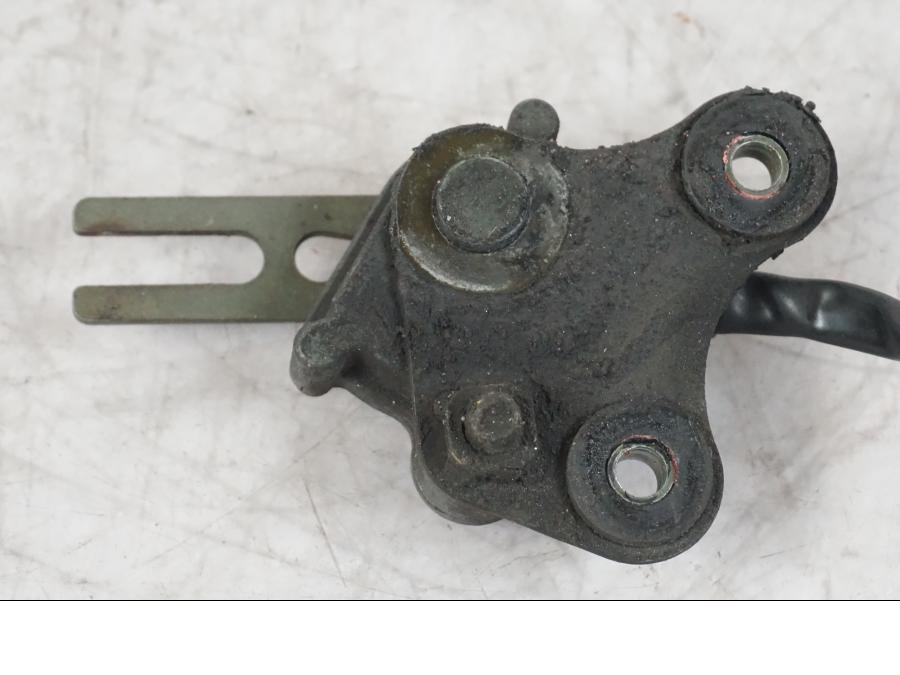 Baksidan på Sidostödsbrytare från en Kawasaki ZX-6R -2006 motorcykel.