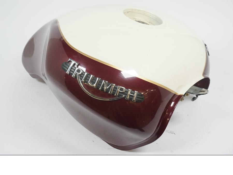 Höger sida på Bensintank från en Triumph Rocket III -2007 motorcykel.