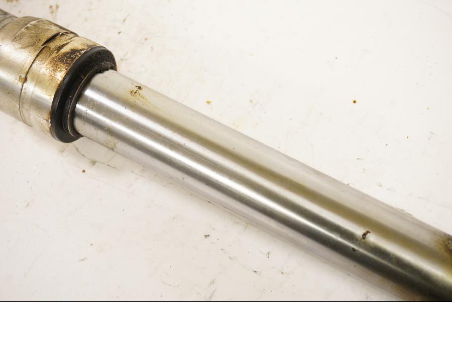 Höger sida på Gaffelben från en Kawasaki KDX 125 -1991 motorcykel.