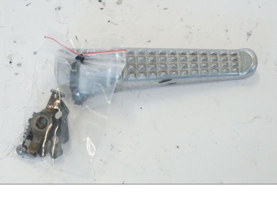 Framsidan på Fotpinne från en Honda CBR 900 RR -2001 motorcykel.