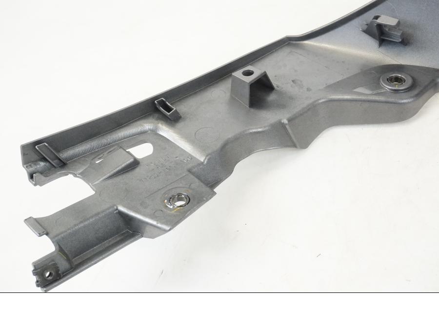 Extrabild2 på Bakvinge från en Honda ST 1300 -2002 motorcykel.