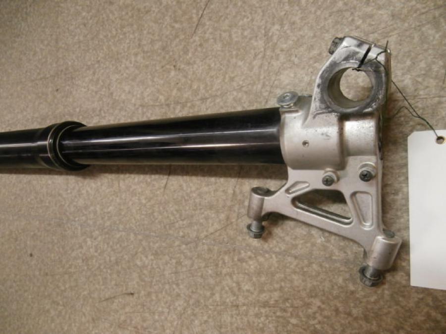 Höger sida på Gaffelben från en Aprilia SXV 550 -2008 motorcykel.