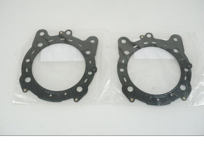 Baksidan på Cylinderpackning från en Ducati Surerbike 1098 -2008 motorcykel.