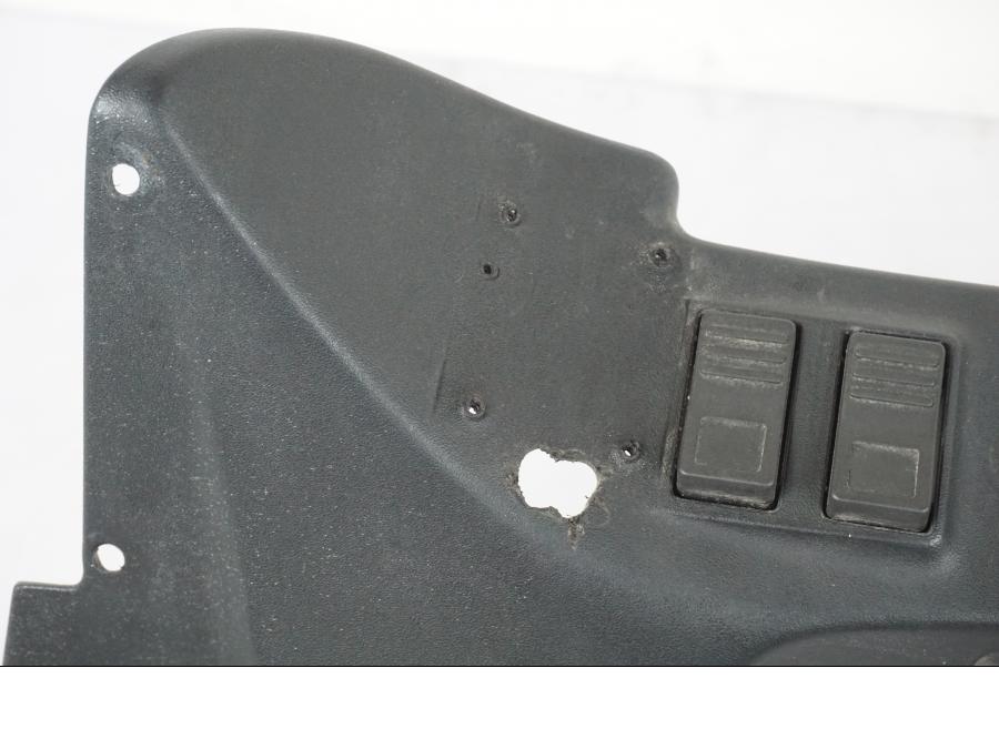 Vänster sida på Instrumentkåpa från en BMW K 1100 LT -1999 motorcykel.