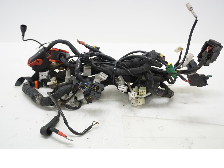 Framsidan på Kabelstam från en Aprilia SL 750 Shiver -2008 motorcykel.