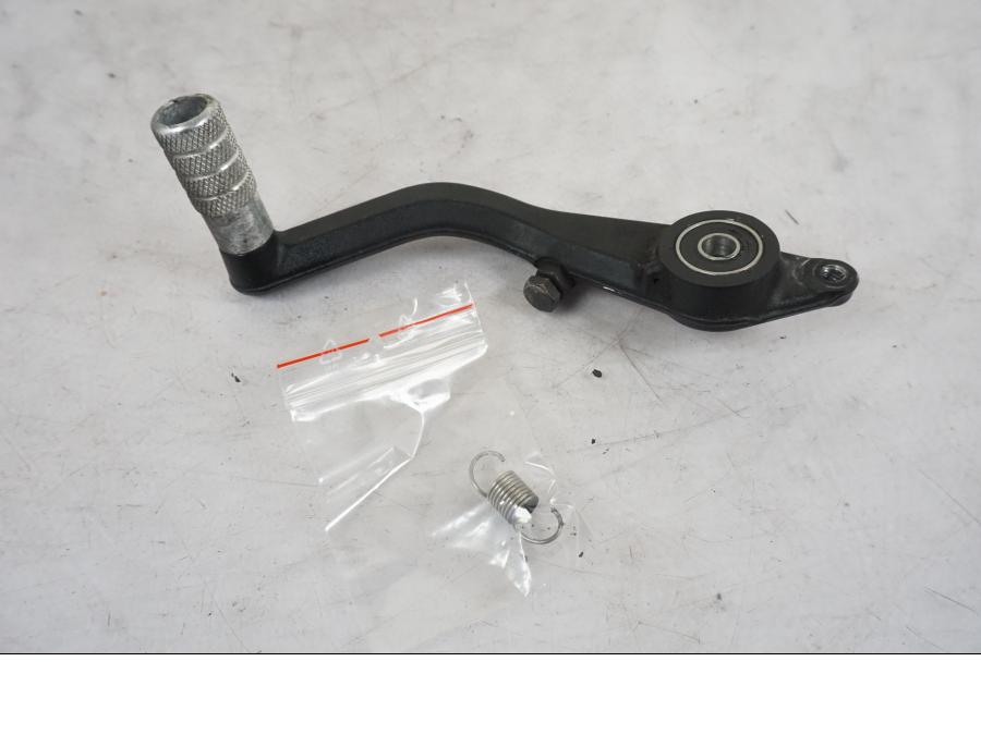 Framsidan på Bromspedal från en KTM 790 Duke -2018 motorcykel.