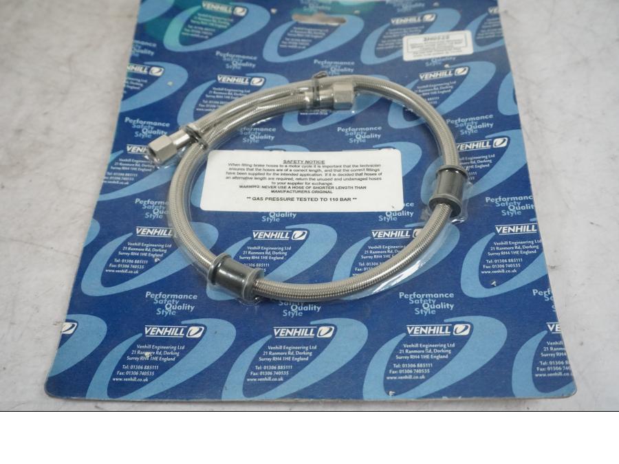 Framsidan på Bromsslang från en Universal Universal -2010 motorcykel.