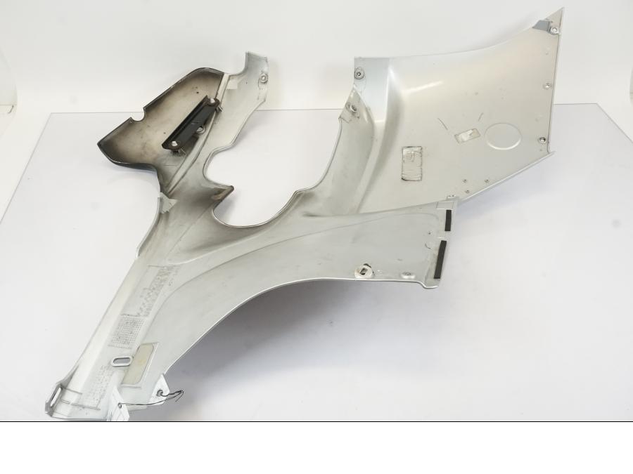 Vänster sida på Sidkåpa från en BMW R 1150 RS -2003 motorcykel.