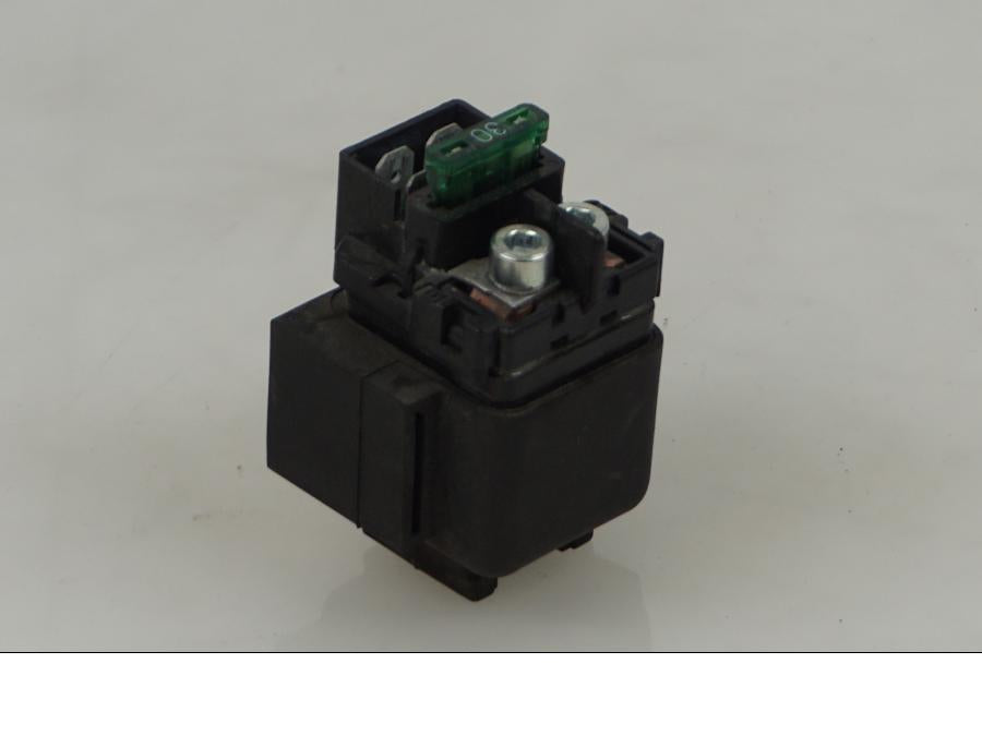 Framsidan på Startrelä från en Honda VTR 1000 F -1999 motorcykel.