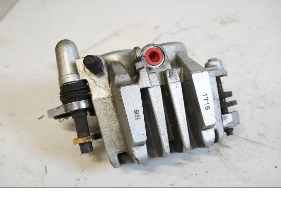 Baksidan på Bromsok från en Kawasaki VN 1500 Classic Tourer -2000 motorcykel.