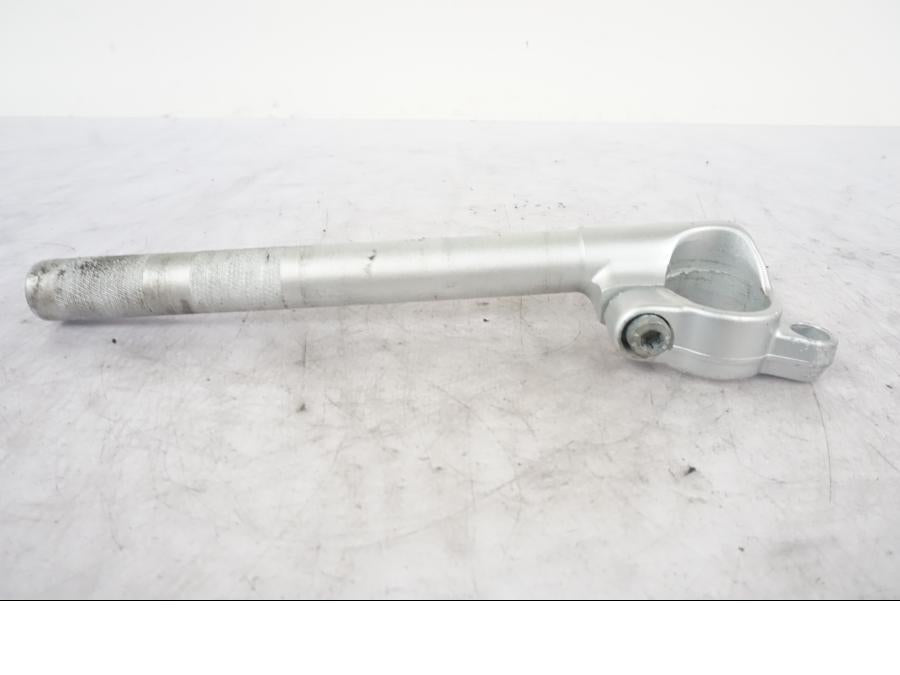 Baksidan på Styre från en Yamaha YZF-R 125 -2008 motorcykel.