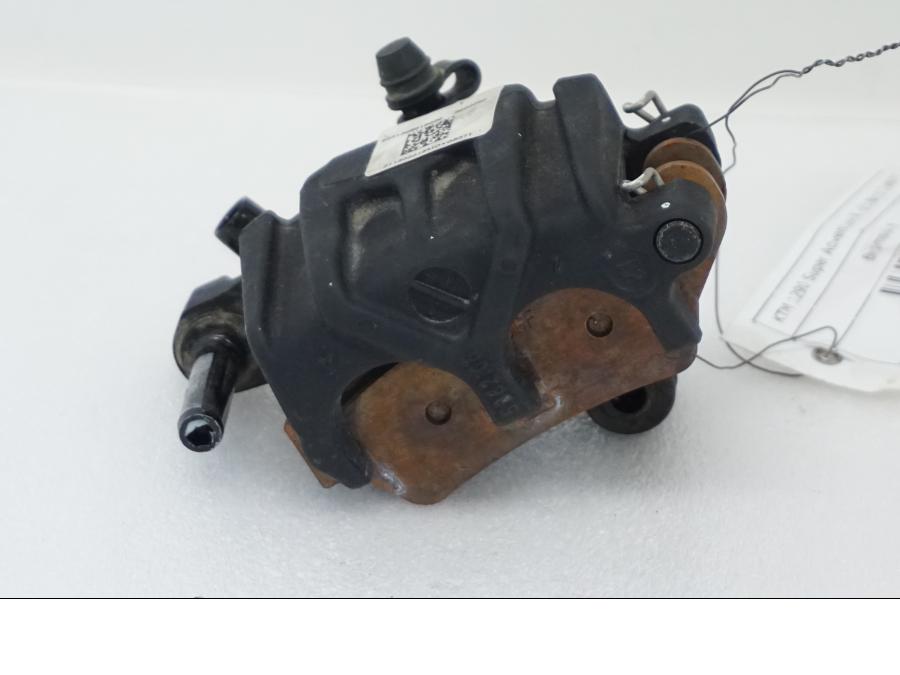 Baksidan på Bromsok från en KTM 1290 Super Adventure R -2021 motorcykel.