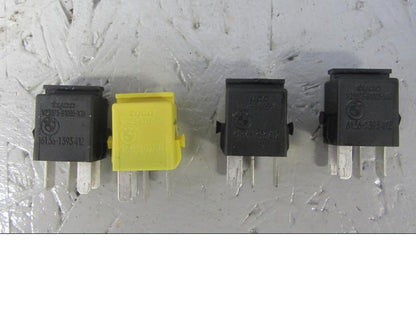 Höger sida på Relä från en BMW K 1200 LT -2004 motorcykel.