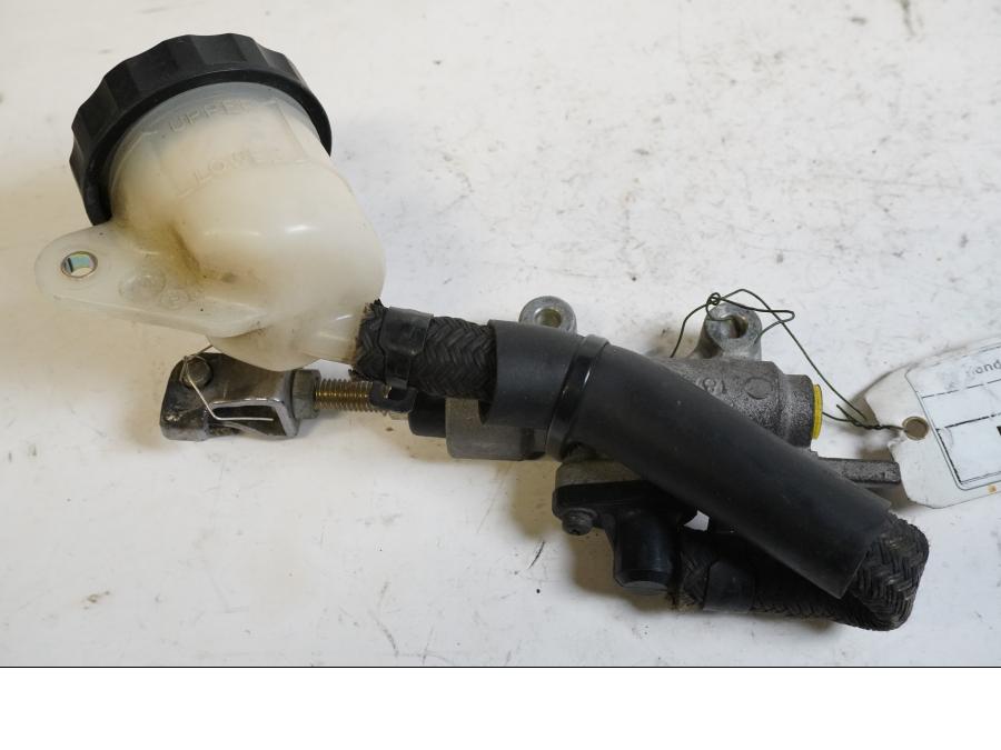 Framsidan på Bromshuvudcylinder från en Honda XL 1000 V -1999 motorcykel.