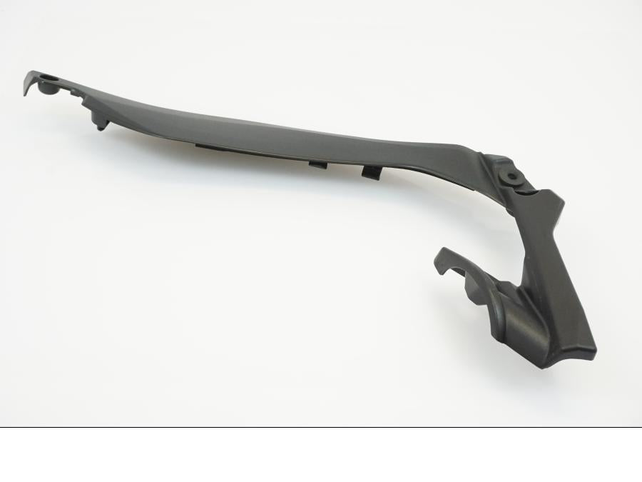 Baksidan på Bensintankskåpa från en Kawasaki Z 1000 -2014 motorcykel.