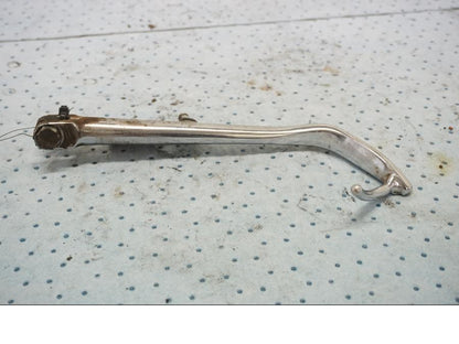 Framsidan på Sidostöd från en Kawasaki EN 500 -1999 motorcykel.