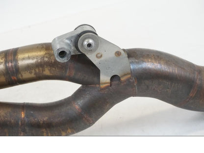 Höger sida på Grenrör från en Yamaha YZF 1000 R1 -2009 motorcykel.