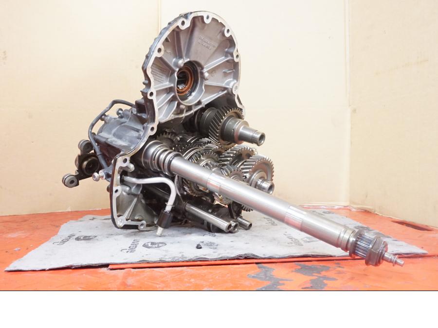 Framsidan på Växellåda från en BMW R 1200 GSA -2017 motorcykel.