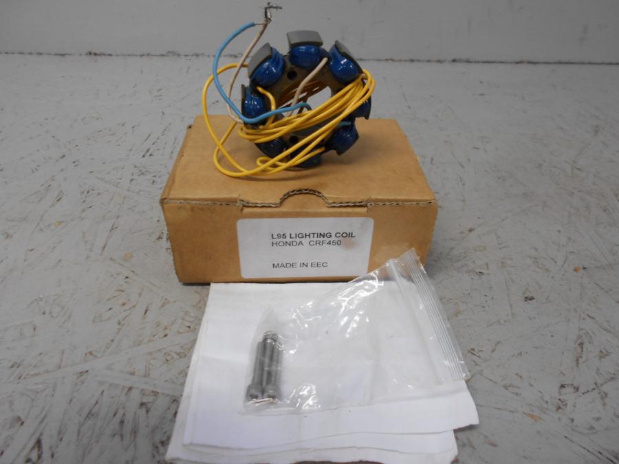 Framsidan på Generator från en Honda CRF 450 -2002 motorcykel.