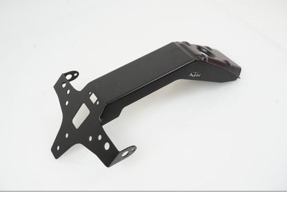 Extrabild1 på Skylthållare från en KTM 1290 Super Duke -2020 motorcykel.