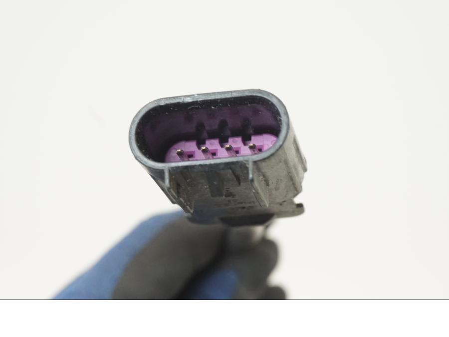 Vänster sida på Lambdasond från en Ducati Hyperstrada -2013 motorcykel.