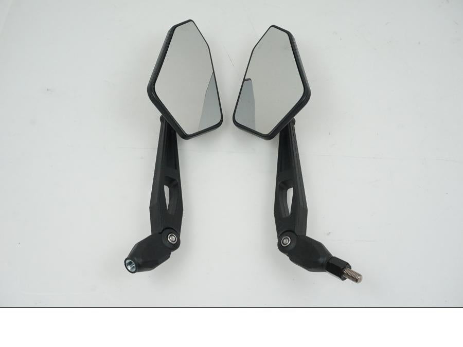 Höger sida på Backspegel från en Universal Universal -2024 moped.