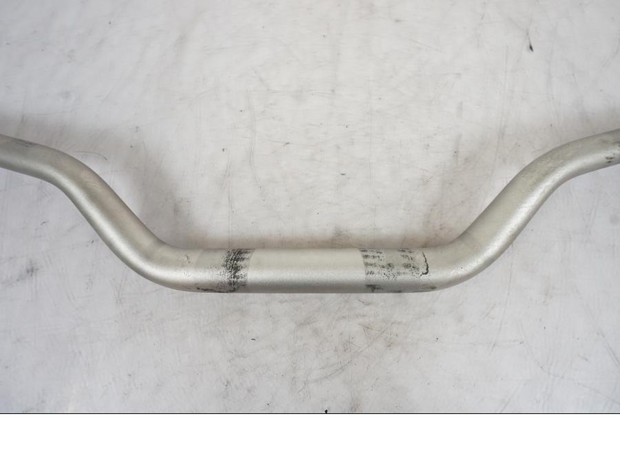 Vänster sida på Styre från en Yamaha MT-09 -2020 motorcykel.