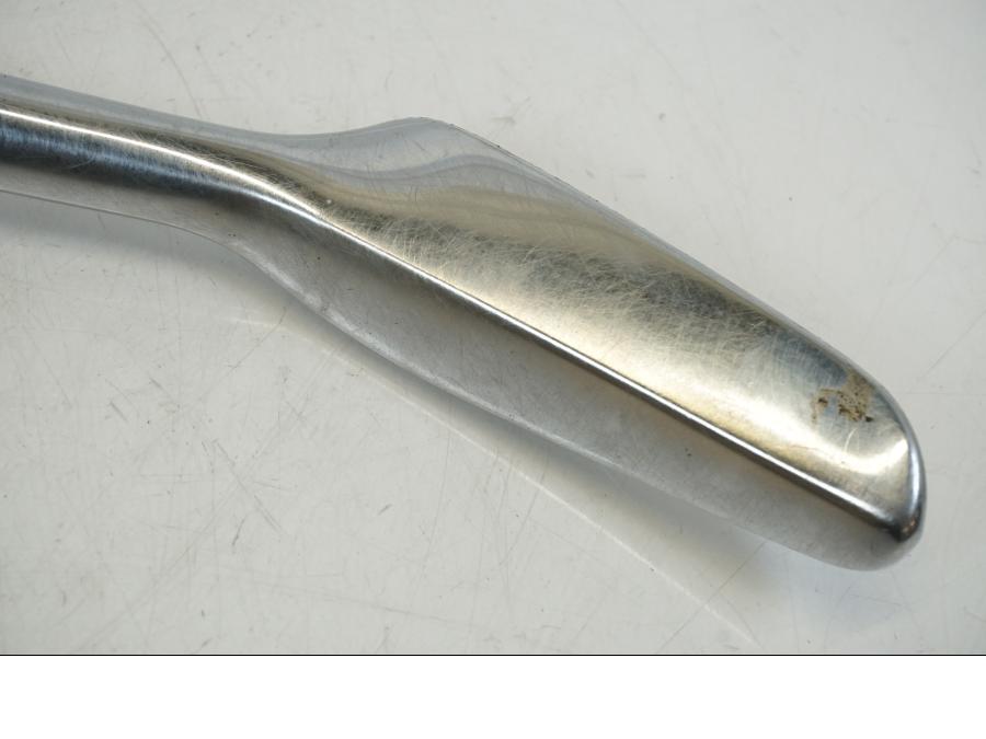 Höger sida på Sidostöd från en Yamaha XV 1700 -2004 motorcykel.