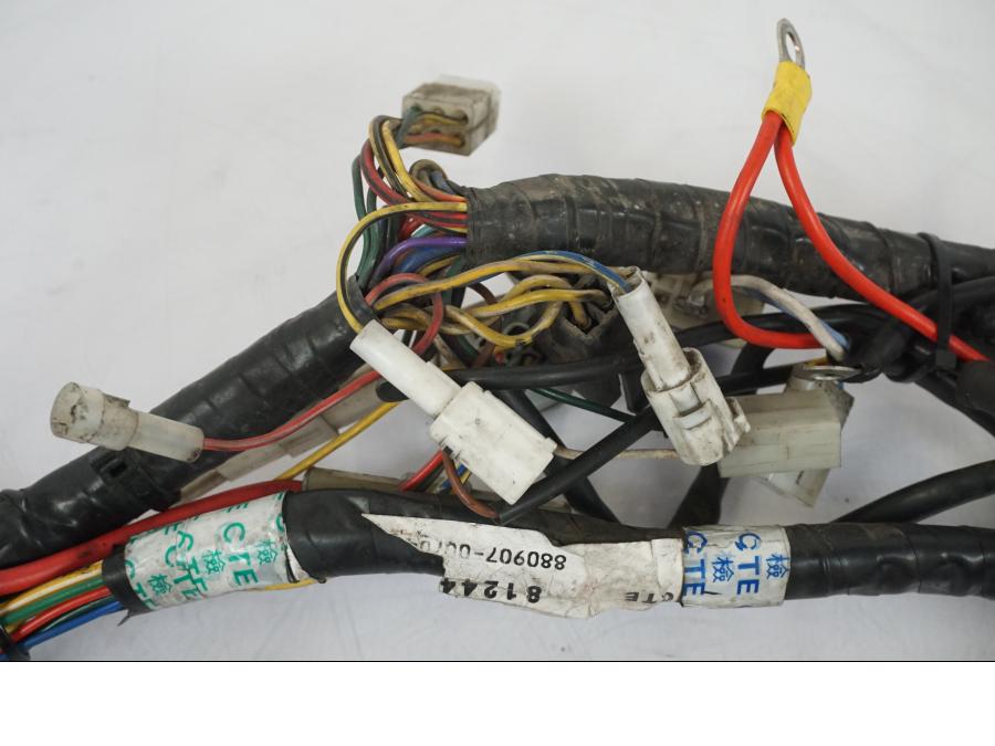 Snett uppifrån på Kabelstam från en Aprilia RS 125 -2000 motorcykel.