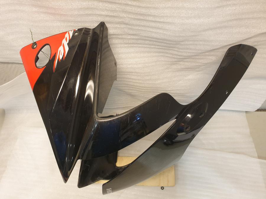 Höger sida på Toppkåpa från en Honda CBR 900 RR -2003 motorcykel.