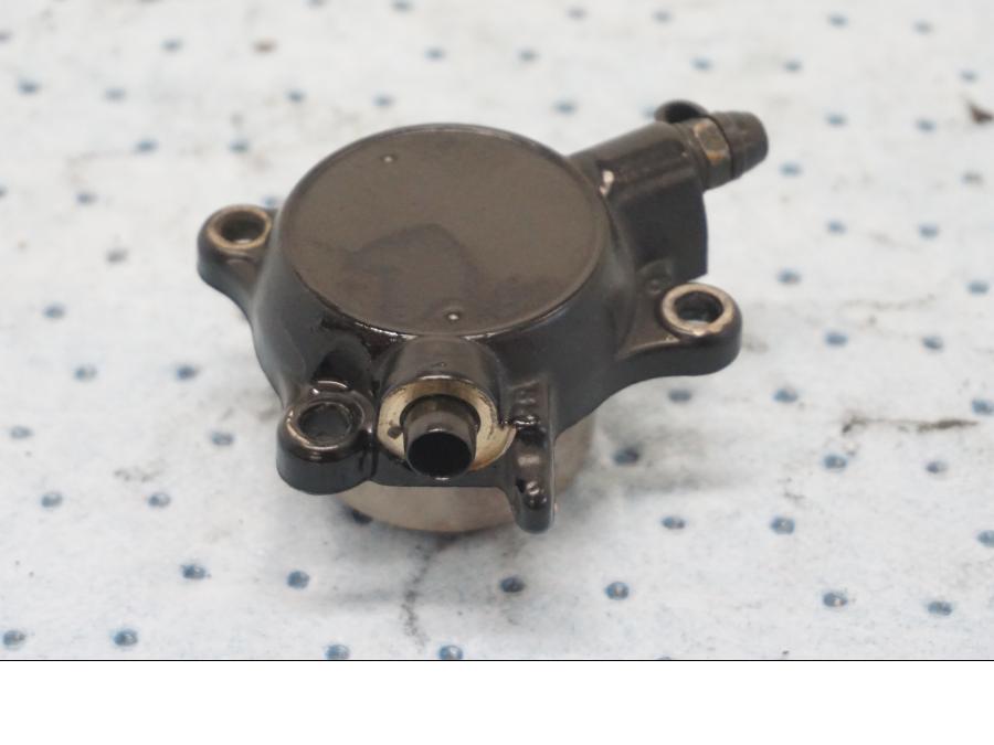 Framsidan på Kopplingslavcylinder från en Honda VTR 1000 F -1997 motorcykel.